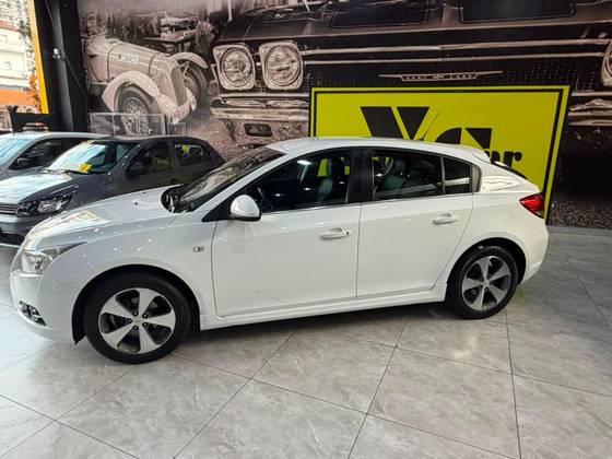 CHEVROLET CRUZE 1.8 LT SPORT6 16V FLEX 4P AUTOMÁTICO CHEVROLET CRUZE 1.8 LT SPORT6 16V FLEX 4P AUTOMÁTICO